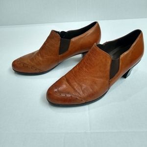 Munro Women's Betsy Distressed Bootie sz 9 1/2